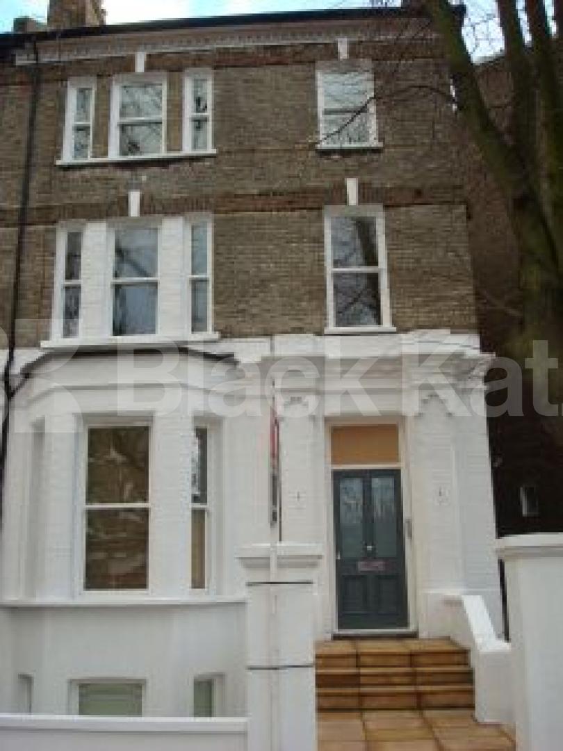 			MINS. TO PRIMROSE HILL!, 1 Bedroom, 1 bath, 1 reception Flat			 Oppidans Road, Primrose Hill